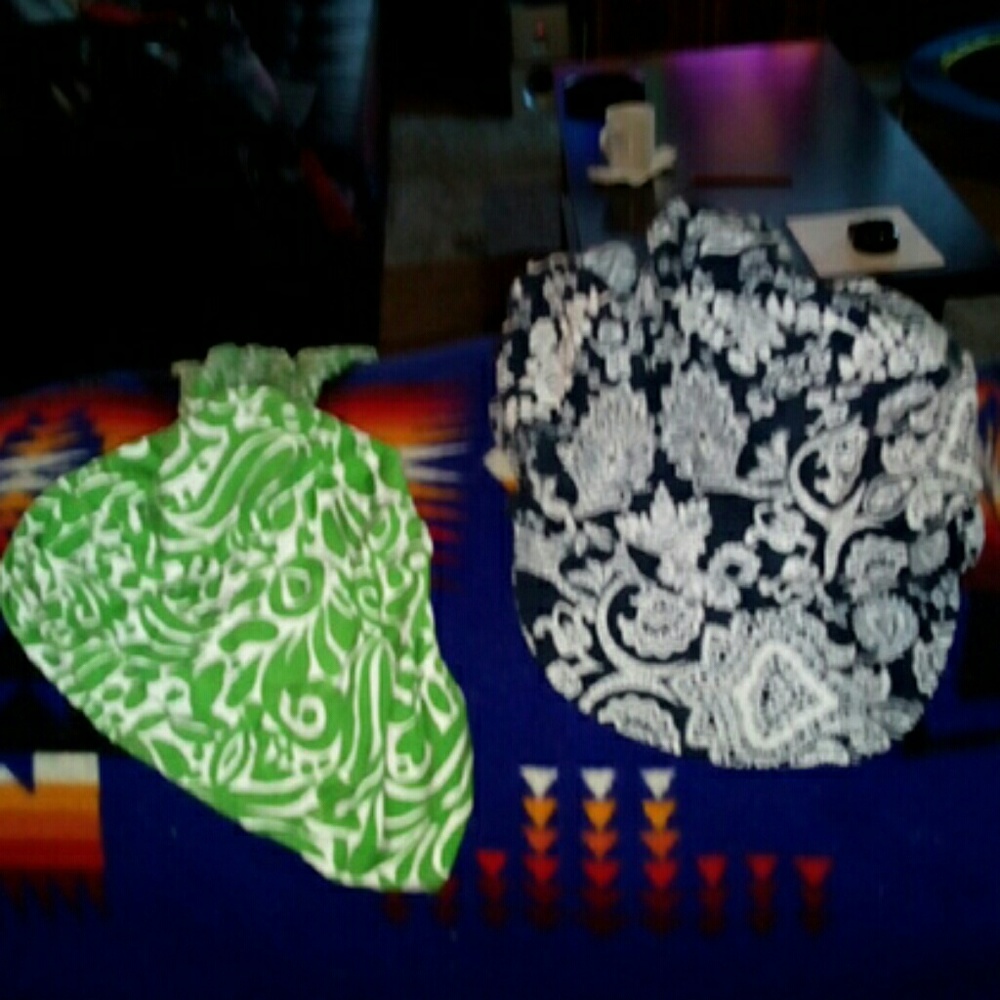 2 hats